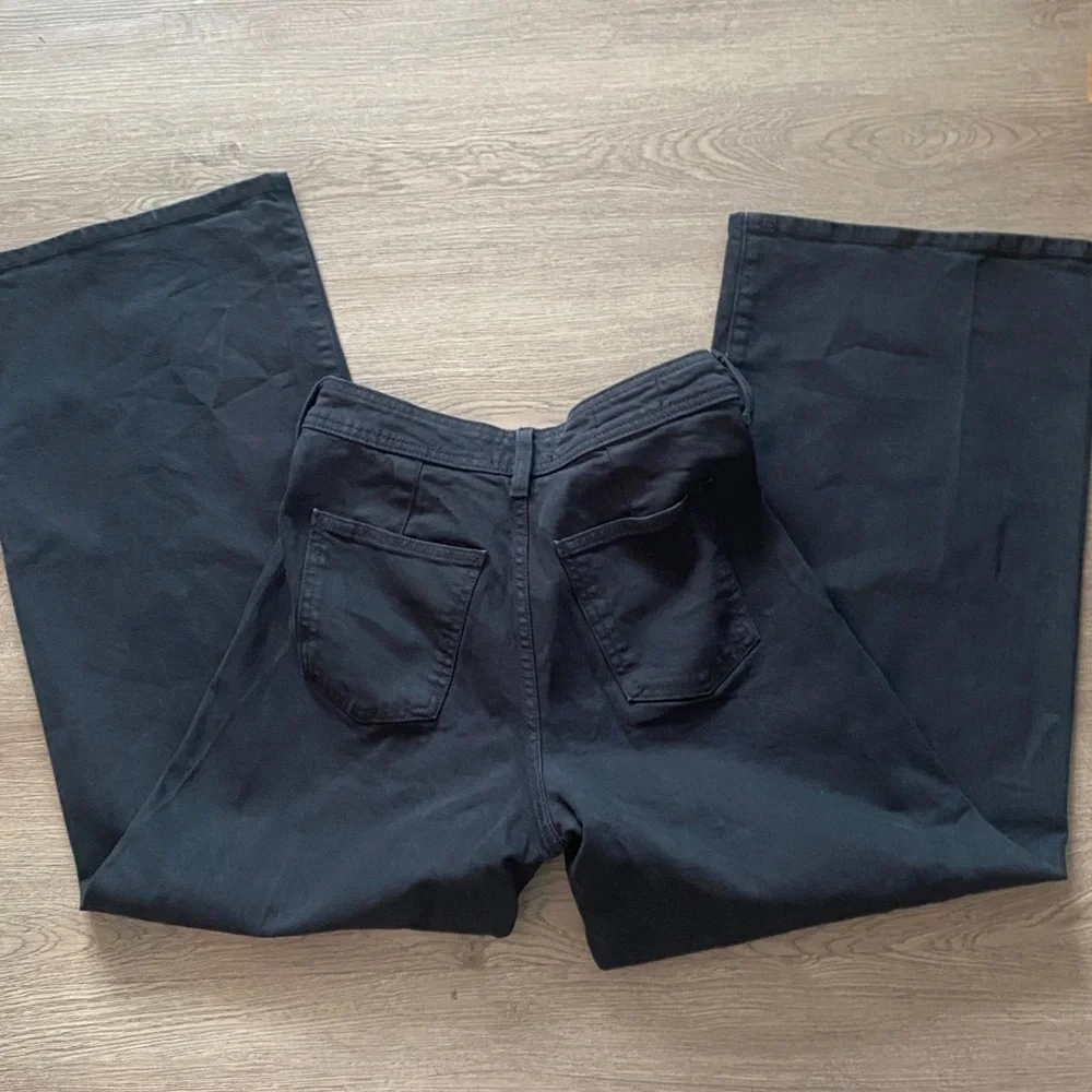 Universal Thread Black Flared Pants - Picture 4 of 4
